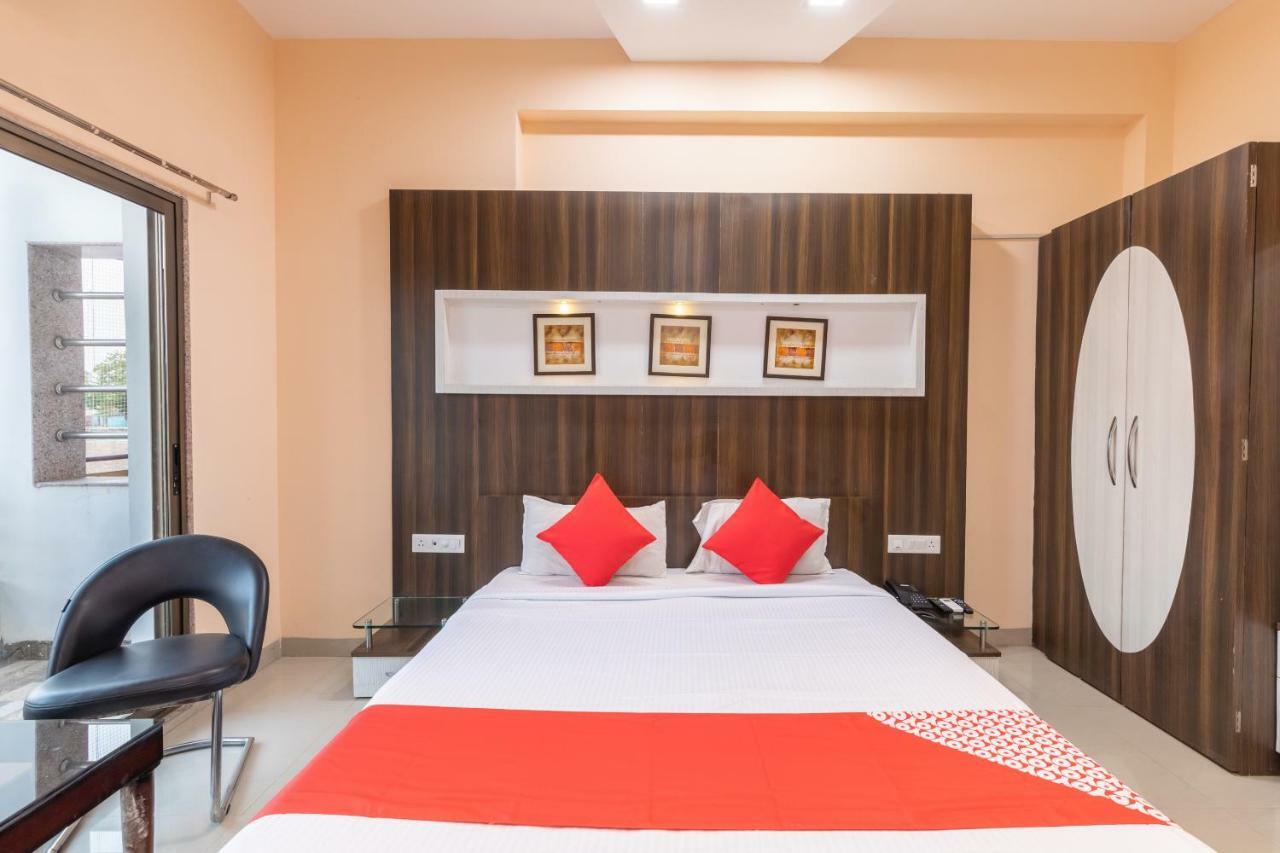 Oyo 42910 Hotel Rudra Palace Ratlam Exterior photo