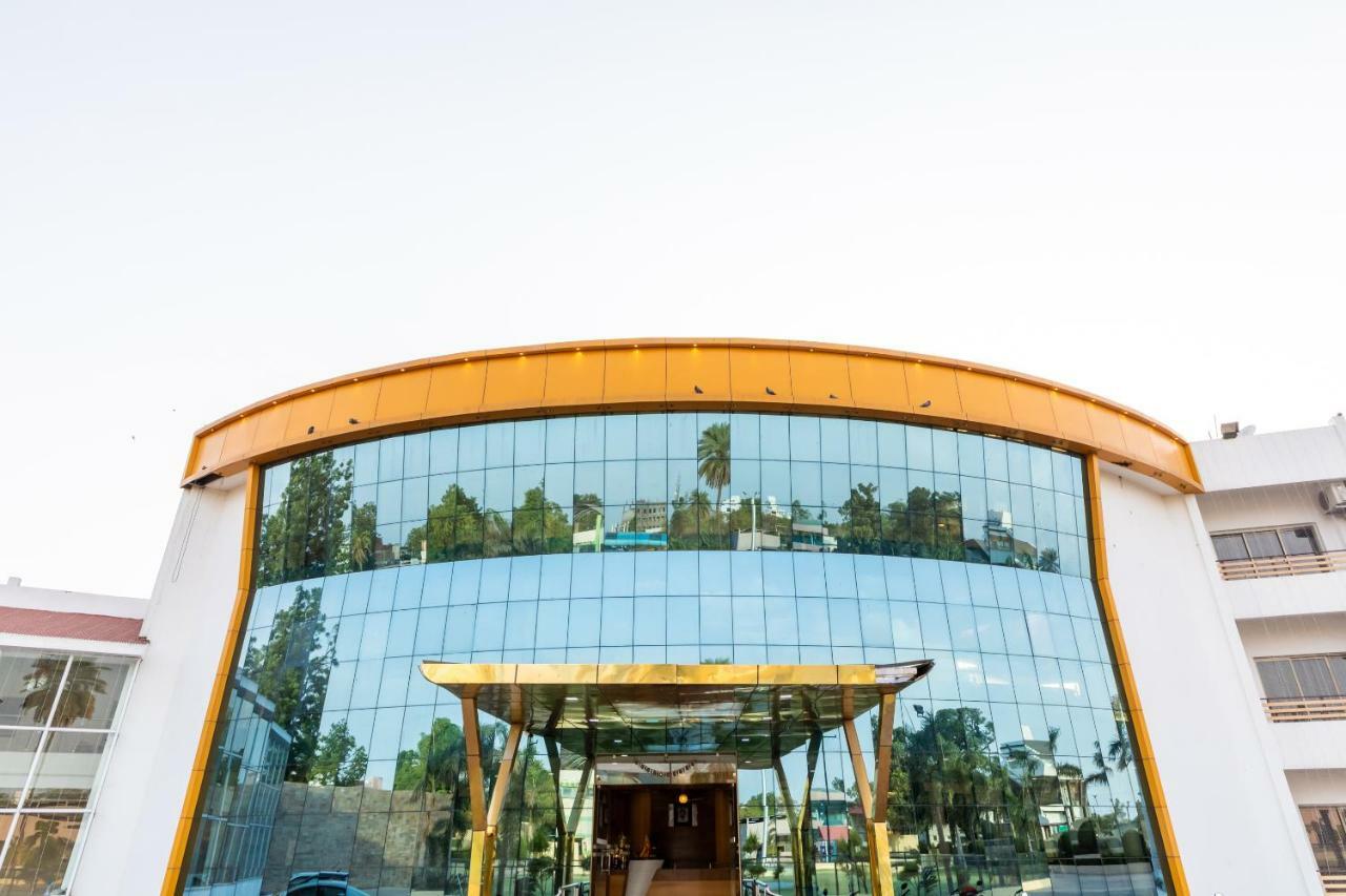 Oyo 42910 Hotel Rudra Palace Ratlam Exterior photo