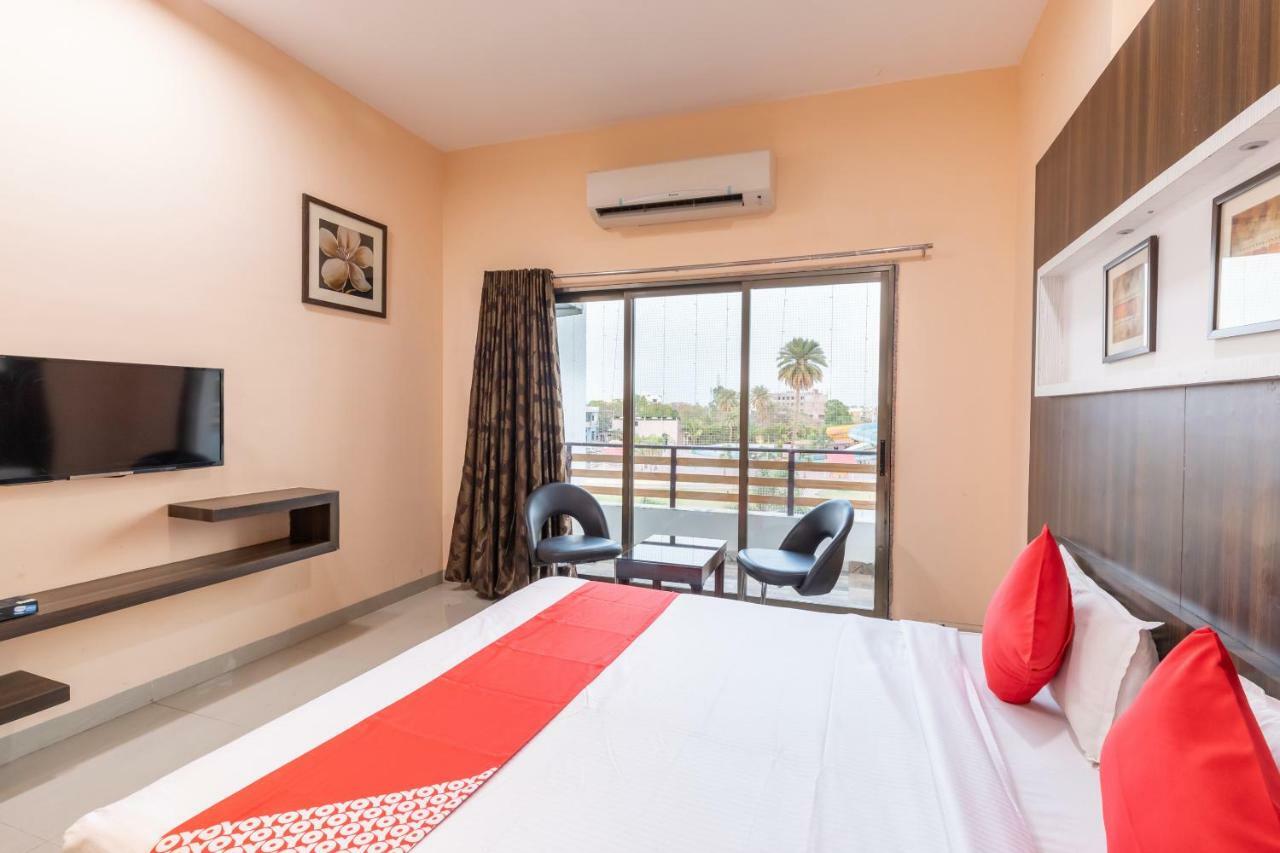 Oyo 42910 Hotel Rudra Palace Ratlam Exterior photo